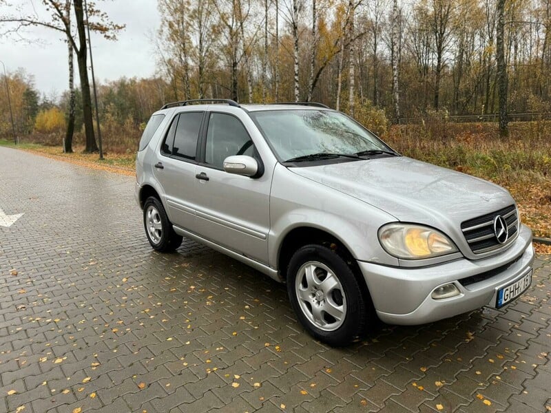 Photo 3 - Mercedes-Benz ML 270 2002 y Off-road / Crossover