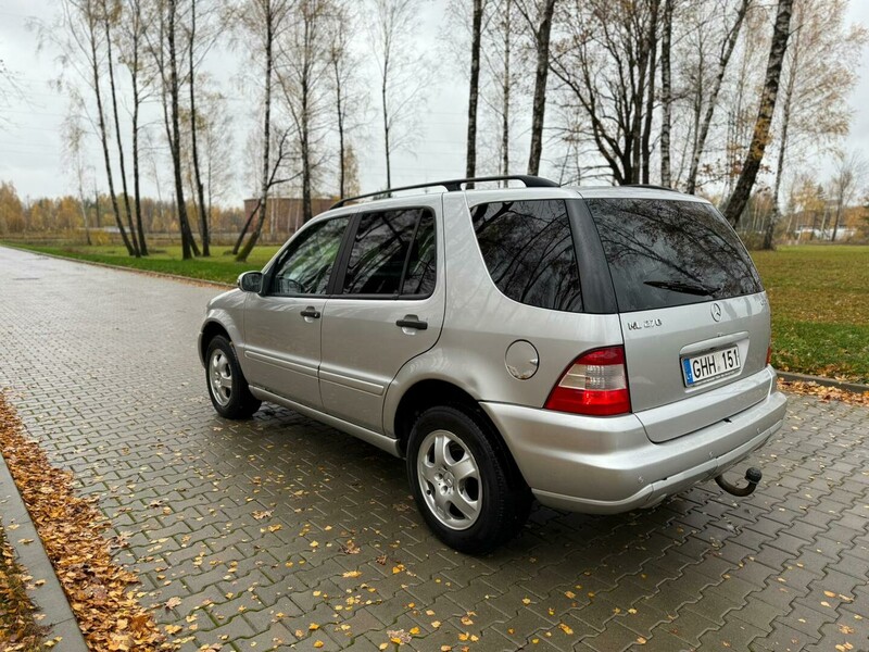 Photo 5 - Mercedes-Benz ML 270 2002 y Off-road / Crossover