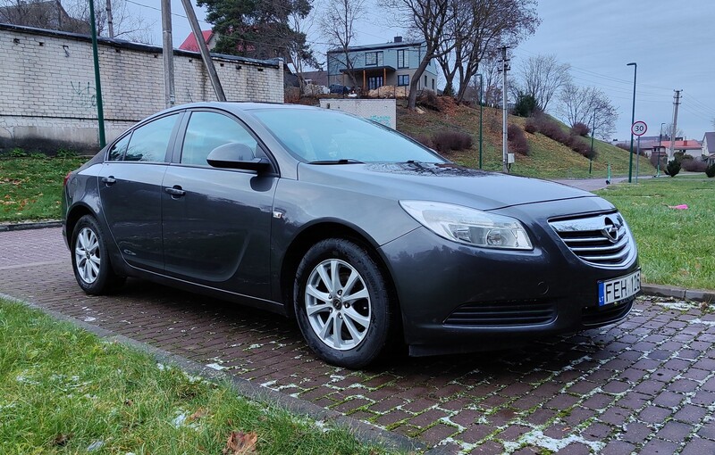 Фотография 10 - Opel Insignia 2010 г Седан