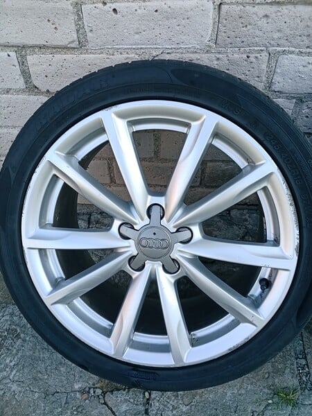 Photo 2 - Light alloy R18 rims