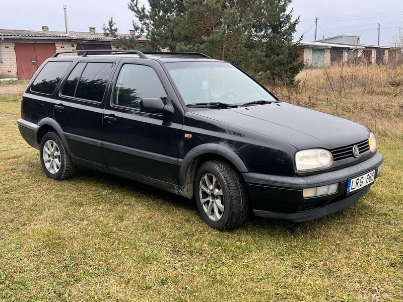 Фотография 1 - Volkswagen Golf III 1997 г