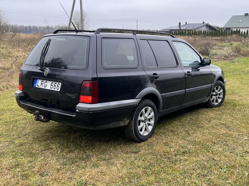 Фотография 3 - Volkswagen Golf III 1997 г