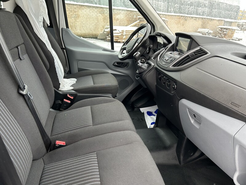 Photo 10 - Ford Transit 2019 y Heavy minibus