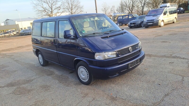 Photo 3 - Volkswagen Caravelle 2002 y Minibus