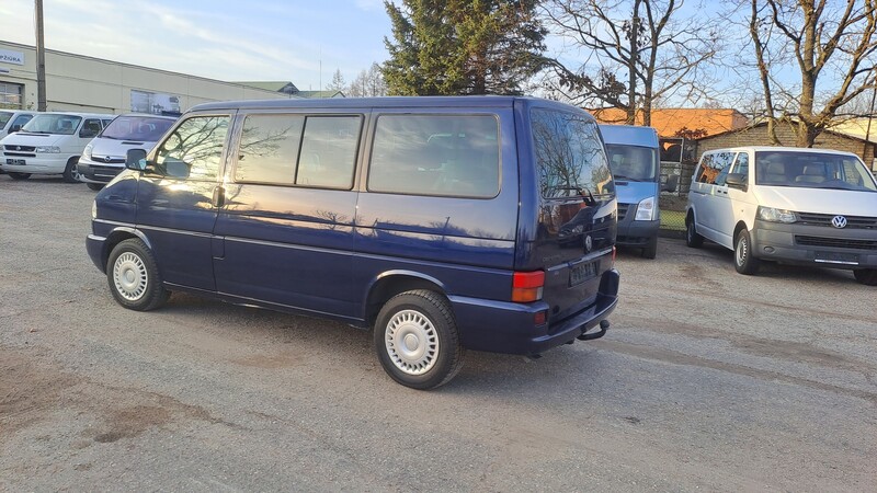 Photo 5 - Volkswagen Caravelle 2002 y Minibus