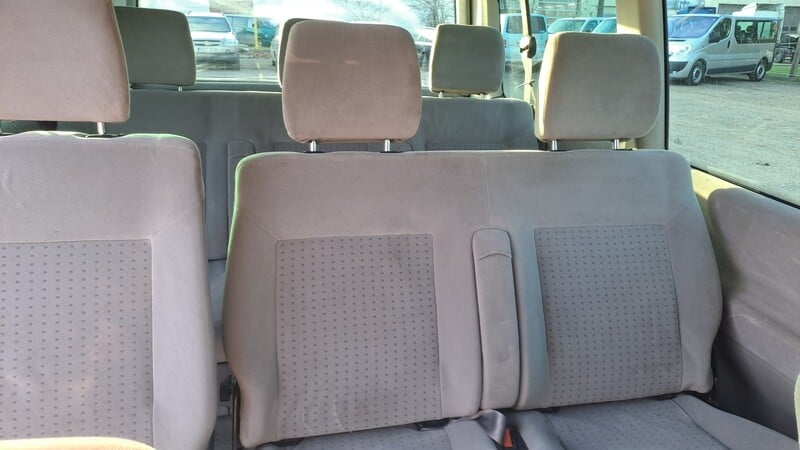 Photo 24 - Volkswagen Caravelle 2002 y Minibus