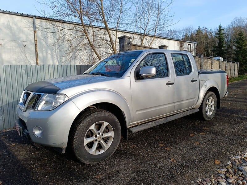 Photo 2 - Nissan Navara III 2.5 dci 2010 y