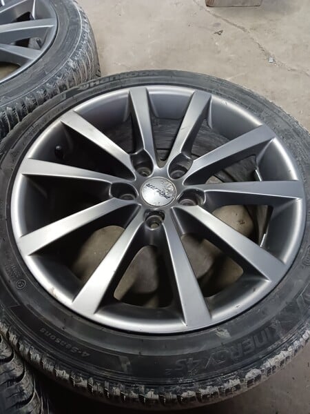 Photo 1 - Light alloy R17 rims