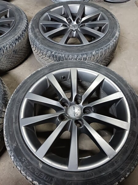 Photo 6 - Light alloy R17 rims