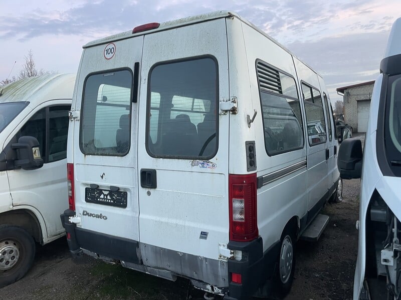 Photo 4 - Fiat Ducato 2006 y Minibus