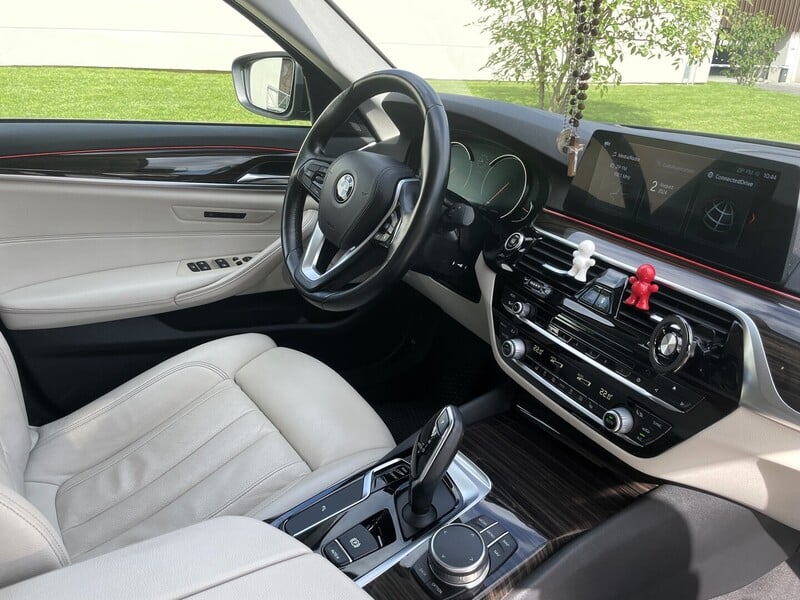 Photo 5 - Bmw 530 2017 y Sedan