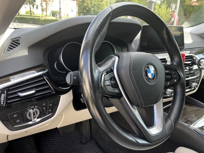 Photo 15 - Bmw 530 2017 y Sedan