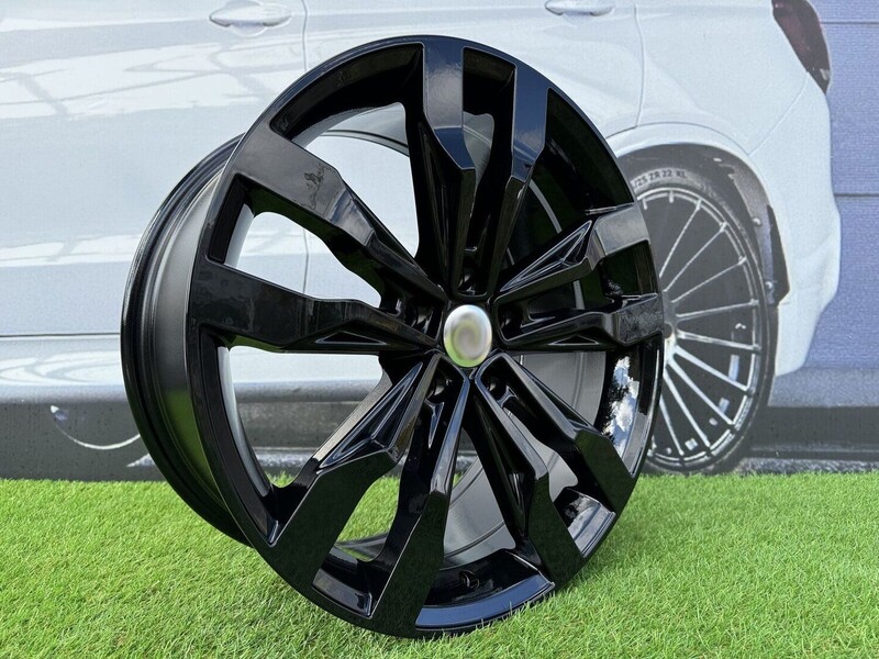 Фотография 6 - Autowheels VW Suzuka Style Tiguan, Golf литые R19 диски