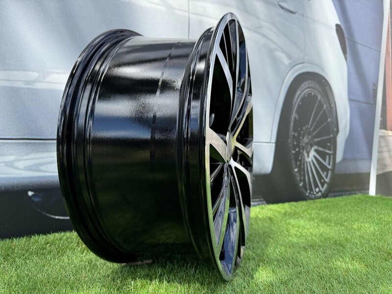 Photo 8 - Autowheels VW Sandiego Style Golf, Passat light alloy R17 rims