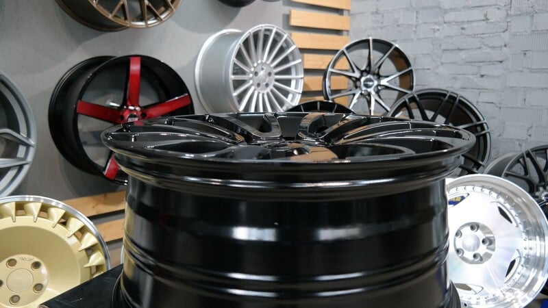 Photo 7 - Autowheels Land Rover Turbine Style light alloy R22 rims