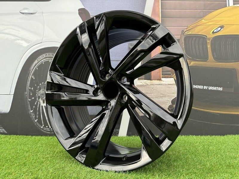 Photo 2 - Autowheels VW Valencia Style Golf, Passat light alloy R20 rims