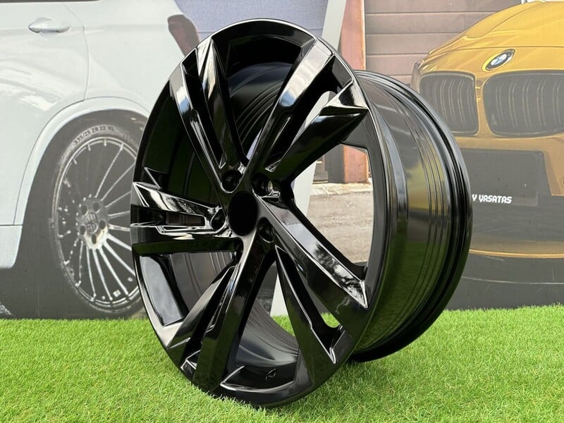 Photo 3 - Autowheels VW Valencia Style Golf, Passat light alloy R20 rims