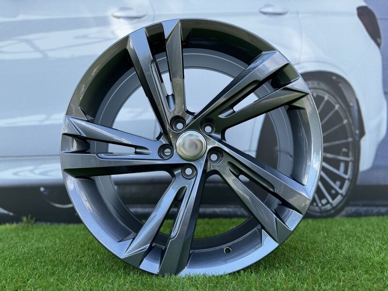 Фотография 1 - Autowheels VW Valencia Style Golf, Passat литые R19 диски