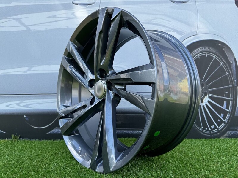 Фотография 3 - Autowheels VW Valencia Style Golf, Passat литые R19 диски