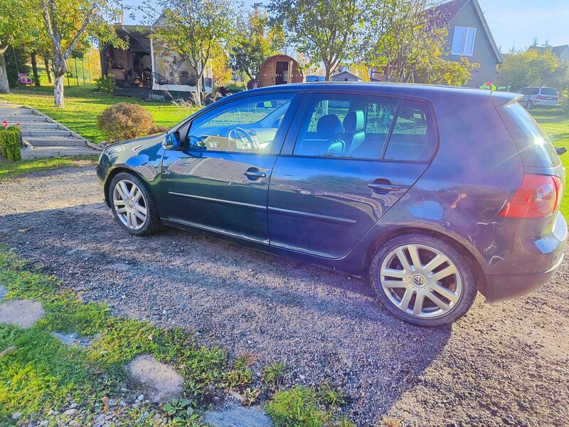 Photo 3 - Volkswagen Golf 2005 y Hatchback