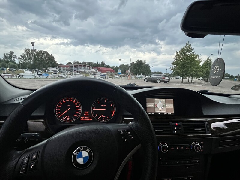 Фотография 16 - Bmw 318 2008 г Универсал