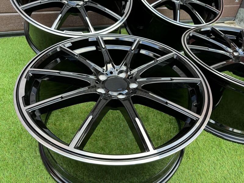 Photo 2 - Autowheels Mercedes CLS,E, Brabus defekt light alloy R20 rims