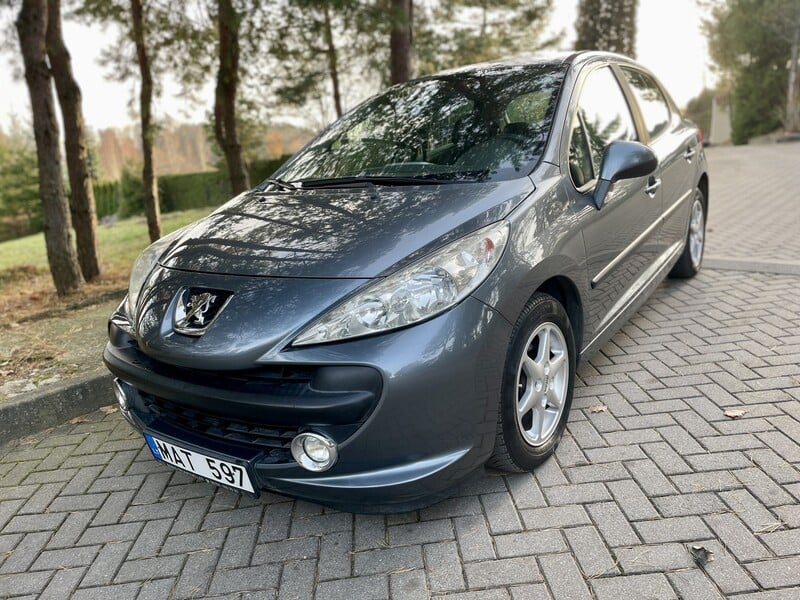 Photo 1 - Peugeot 207 2009 y Hatchback