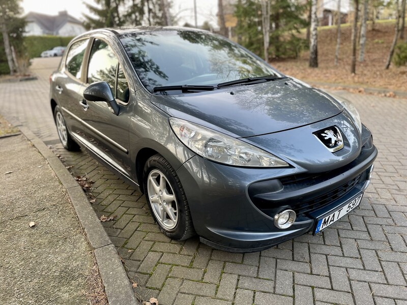 Photo 2 - Peugeot 207 2009 y Hatchback