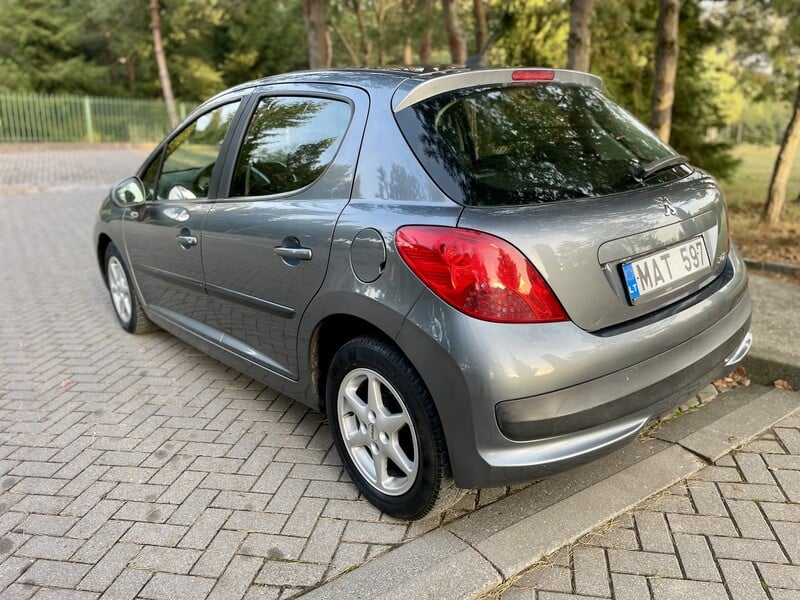 Photo 4 - Peugeot 207 2009 y Hatchback