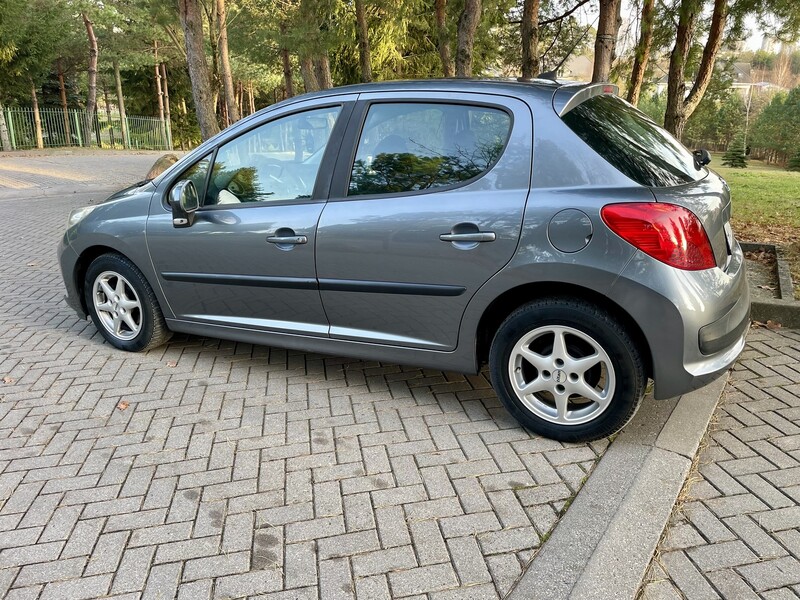 Photo 5 - Peugeot 207 2009 y Hatchback