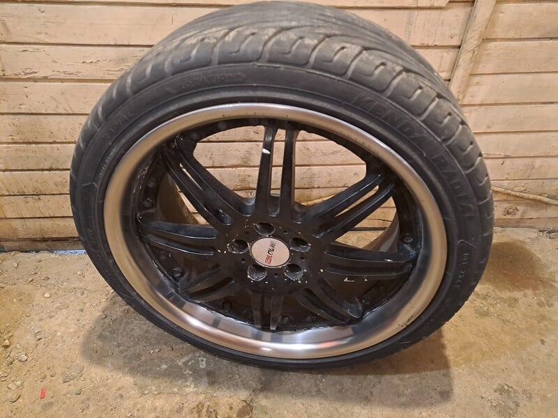 Photo 3 - Light alloy R18 rims