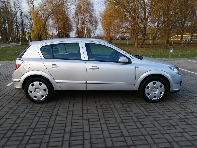 Фотография 2 - Opel Astra 2005 г Хэтчбек