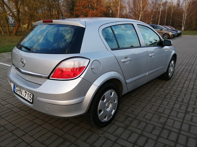 Фотография 6 - Opel Astra 2005 г Хэтчбек