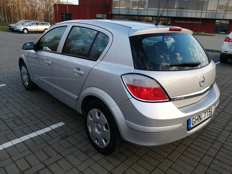 Фотография 7 - Opel Astra 2005 г Хэтчбек