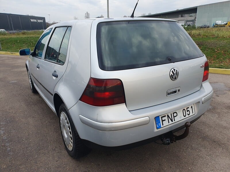 Photo 2 - Volkswagen Golf 1999 y Hatchback