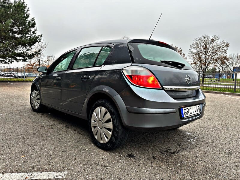 Фотография 5 - Opel Astra H 2004 г