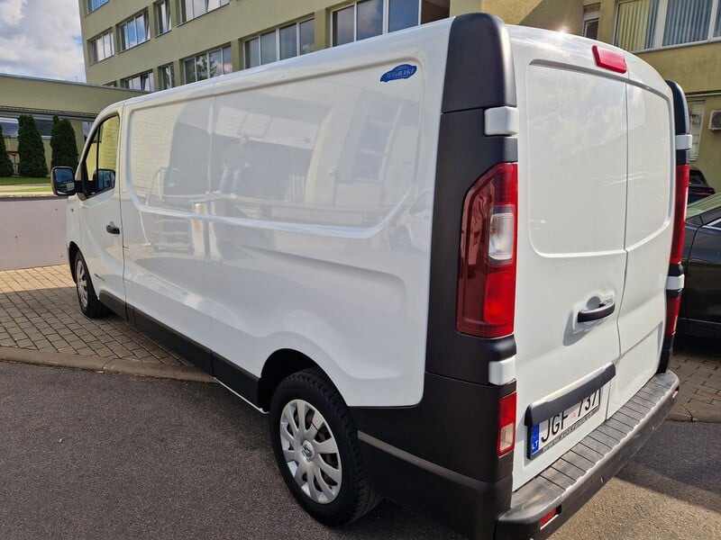 Фотография 2 - Renault Trafic 2016 г Минивэн