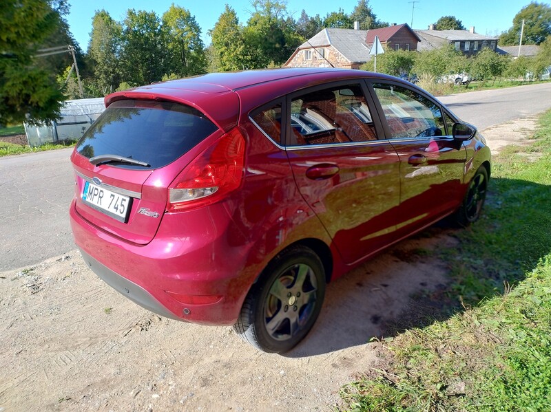 Photo 8 - Ford Fiesta VII CDTI 2010 y