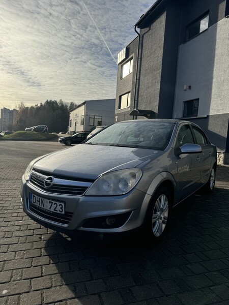 Nuotrauka 1 - Opel Astra 2008 m Sedanas