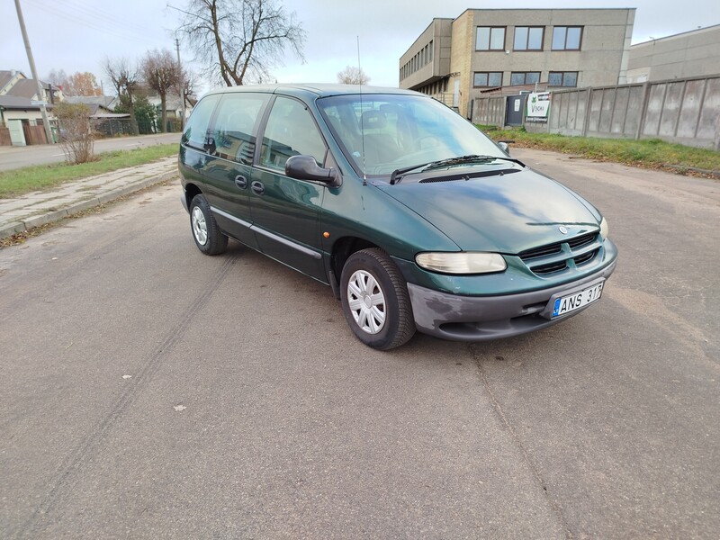 Фотография 1 - Chrysler Voyager 1997 г Минивэн