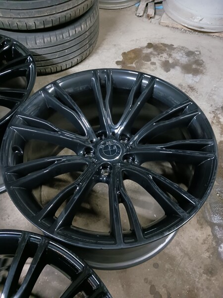 Photo 4 - BMW X5M light alloy R20 rims