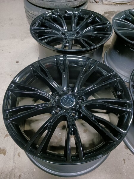 Photo 6 - BMW X5M light alloy R20 rims