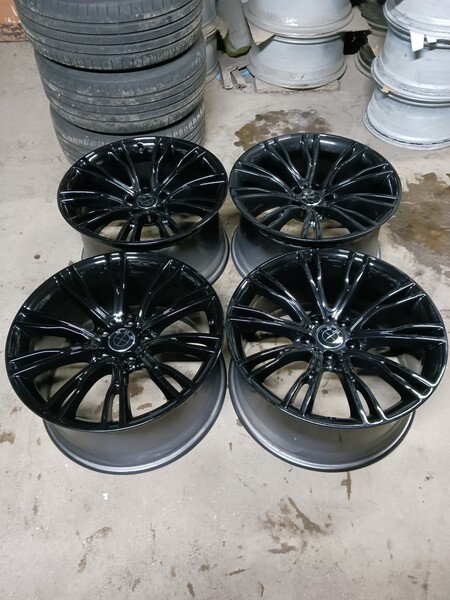 Photo 7 - BMW X5M light alloy R20 rims