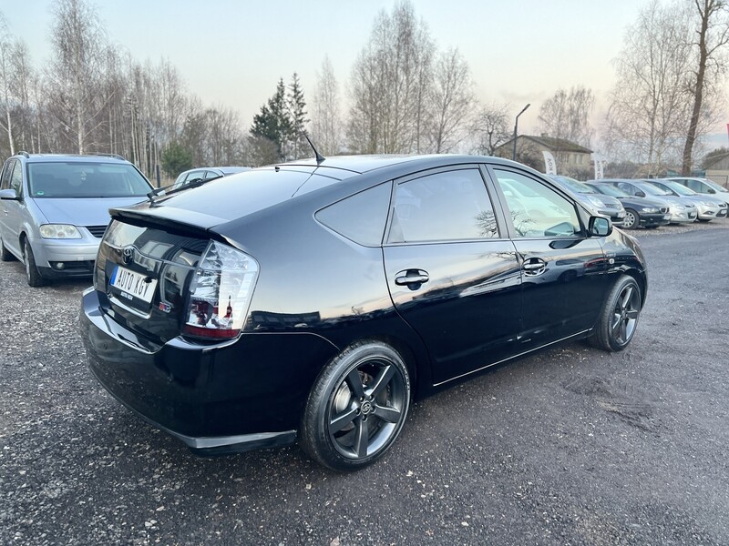 Фотография 7 - Toyota Prius 2006 г Хэтчбек