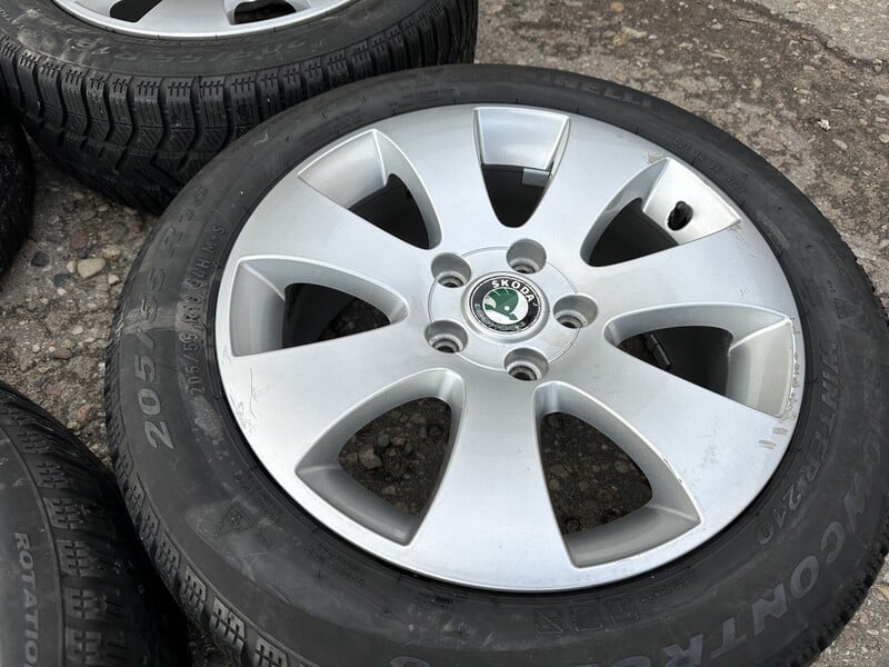 Photo 3 - Skoda Siunciam, 7J ET45 light alloy R16 rims