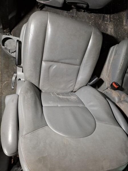 Photo 8 - Chrysler Grand Voyager IV 2004 y parts