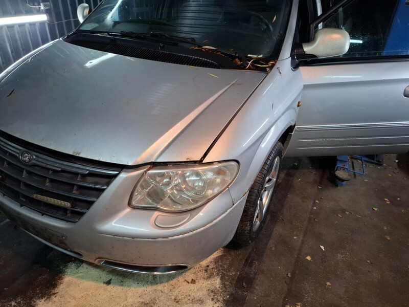 Photo 20 - Chrysler Grand Voyager IV 2004 y parts