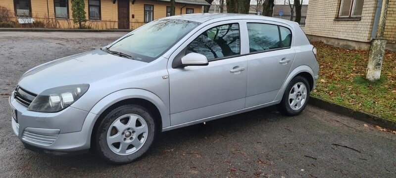 Photo 1 - Opel Astra H 2005 y