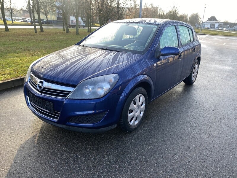 Фотография 1 - Opel Astra 2009 г Хэтчбек