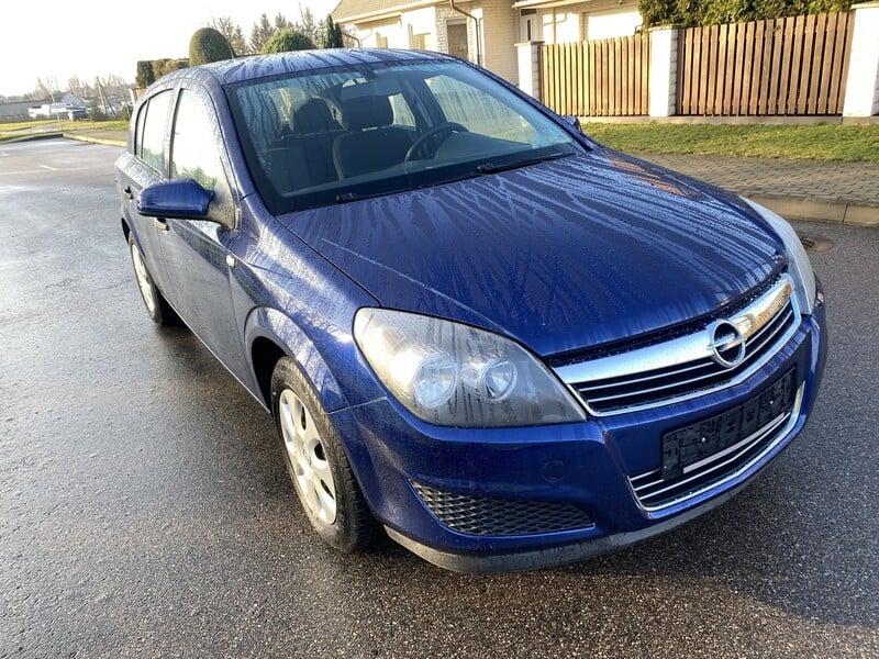 Фотография 8 - Opel Astra 2009 г Хэтчбек